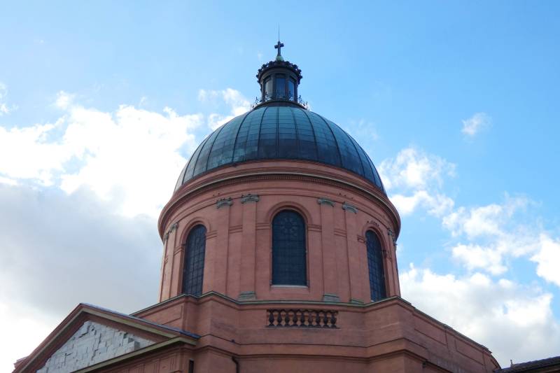 Dentistes et professionnels de santé toulousains : pour une gestion efficace des vos déchets médicaux et d'activités (DASRI), faites appel à ELIDEM, entreprise agrée par l'ARS Occitanie