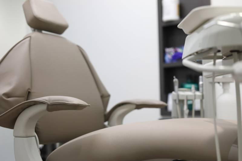 Collecte des DASRI pour dentistes à Castres : une solution professionnelle avec Elidem