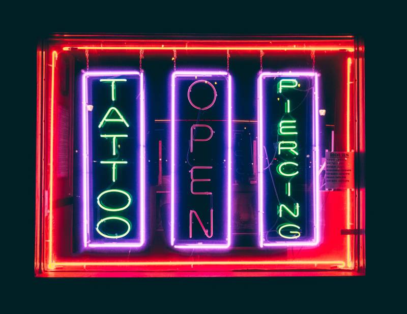 Entreprise locale et homologuée au traitement des déchets des tatoueurs et perceurs.